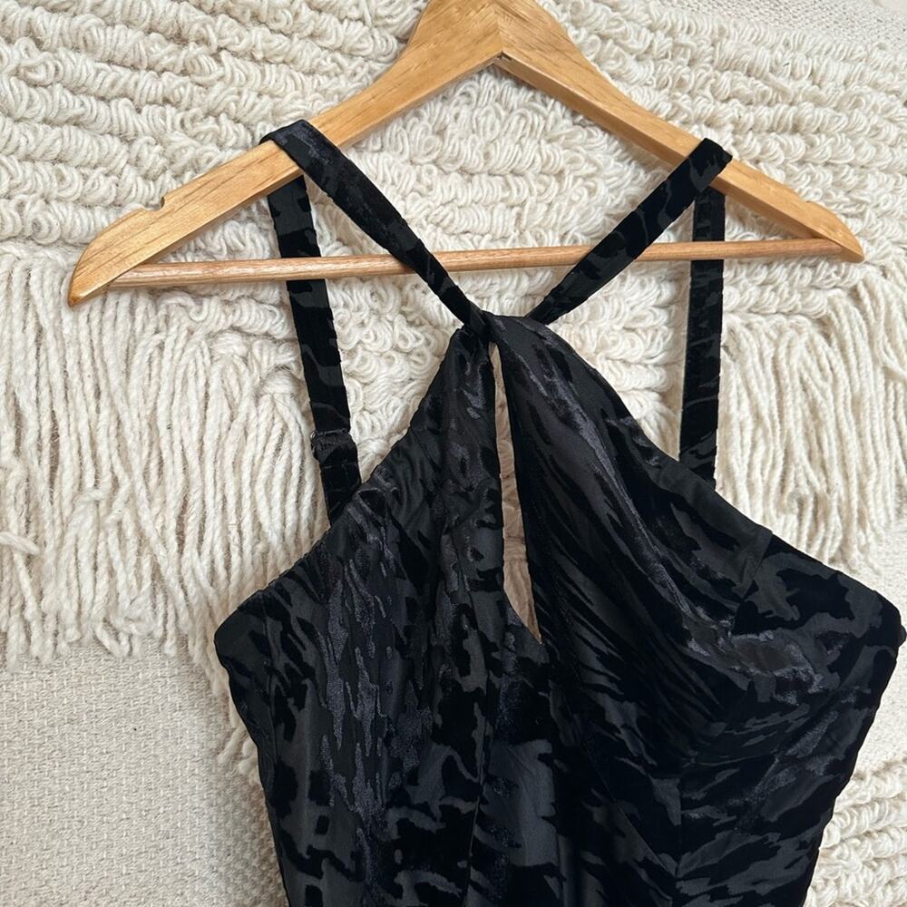 Dress the Population Velvet Halter Dress - Picture 2 of 6